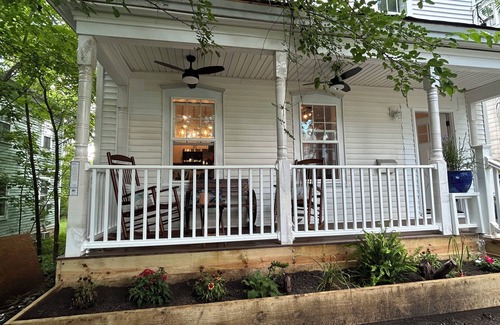 Historic Huguenot Street Apartment | Blue Horizon: New Paltz retreat in the heart of water street and downtown