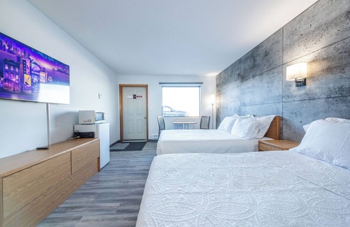 Beiseker Hotel | BLUE HORSE MOTEL