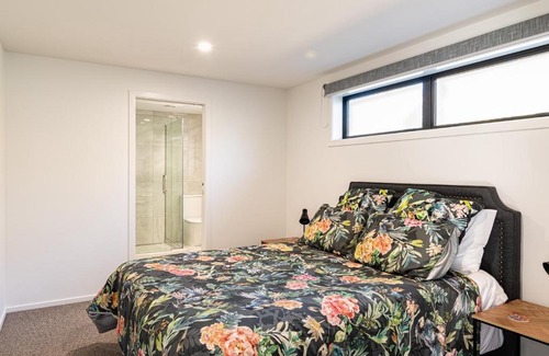 Motueka Bed & Breakfast | Blue House on the Quay