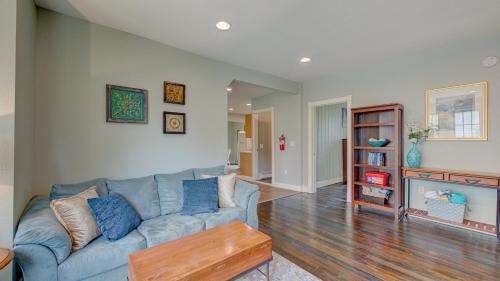 Lake City House | Blue Iris House - 5 Beds Walking Distance to Beach
