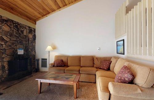 Lakeshore Apartment | Blue Jay Condominium