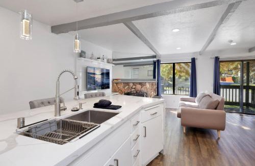 Boulder Bay House | Blue jay getaway #2082
