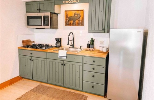 Ruidoso Cabin | Blue Jay's Nest I Cozy Getaway Cabin for Two!