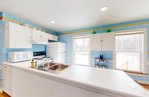 Boothbay Harbor House | Blue Lagoon Escape A&B