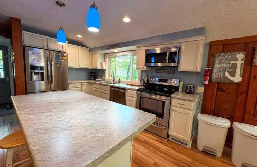 Minocqua House | Blue Lake Cottage - 10 Minutes to Minocqua