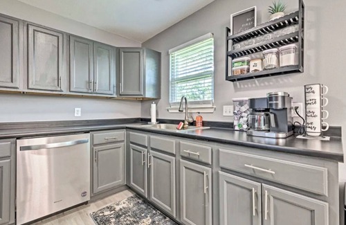 Pass Christian House | Blue Lake Getaway Pass Christian 3 blocks from beach!