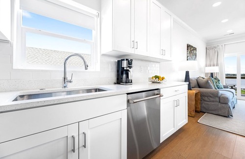 Georgetown Cottage | Blue Marlin 2 Bedroom Cottage