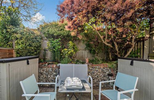Kessingland House | Blue Moon Cottage