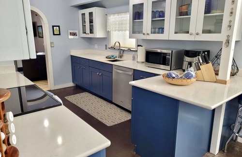 Winthrop House | Blue Moon-Dog Friendly and a Short Walk to Winthrop!