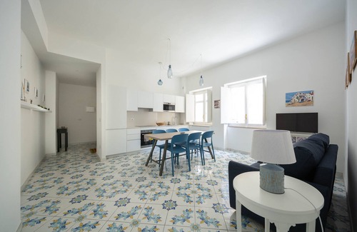 Maiori Apartment | Blue Moon is a comfortable holiday house located in the heart of Maiori