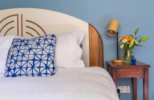 Collingwood House | Blue moon