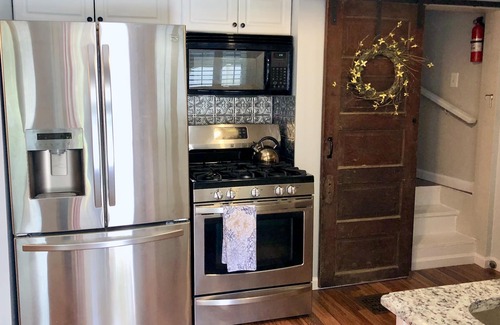 Parkway Village House | Blue Moon Over My Amy
