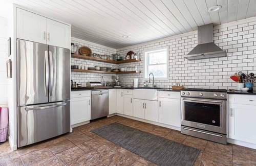 Saugerties House | Blue Mountain Cabin - Saugerties Gem with Hot Tub