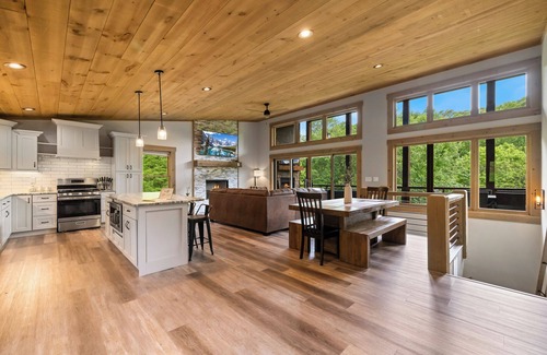 Morganton Cabin | Blue Mountain Cove | Mountain Modern Fun