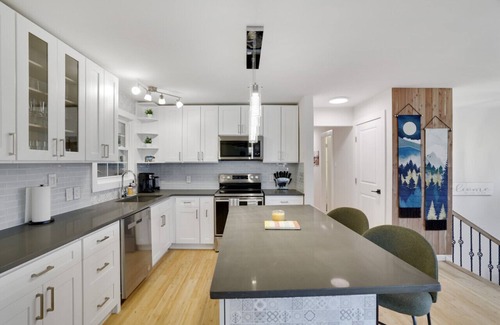 Kresgeville House | Blue Mtn Poconos Retreat (Htd pool+ pet frndly)