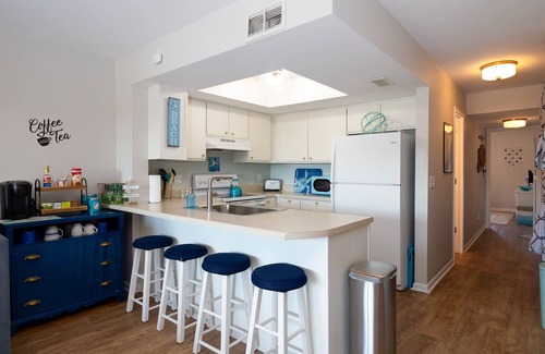 Surf City Condo | Blue Oar- Beach, Pool, and Sun in Surf City!