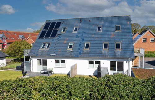 Laboe Apartment | Blue Ocean maisonette ART apartment - Arrive and feel good