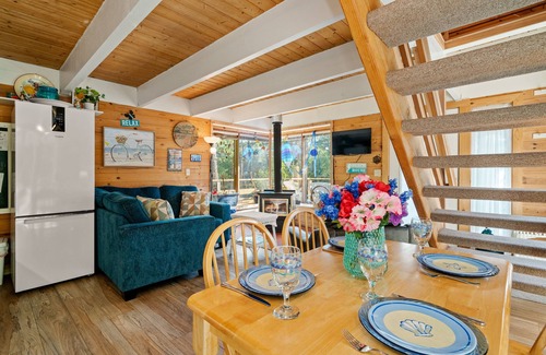 Manzanita House | Blue Pearl MCA#278-Perfect couples retreat. Dogs welcome, 4 blocks to beach