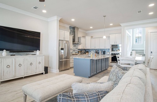 Biloxi House | Blue Pelican Beachfront Vacation Rental Home