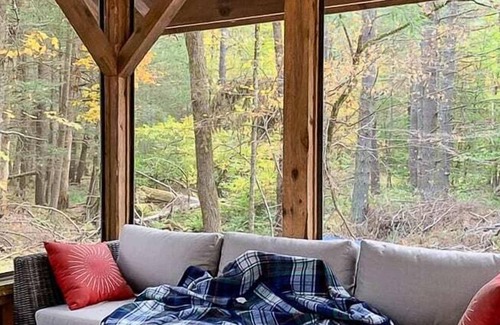 Claryville Cabin | Blue Quill Cabin - Woodland Escape on a River