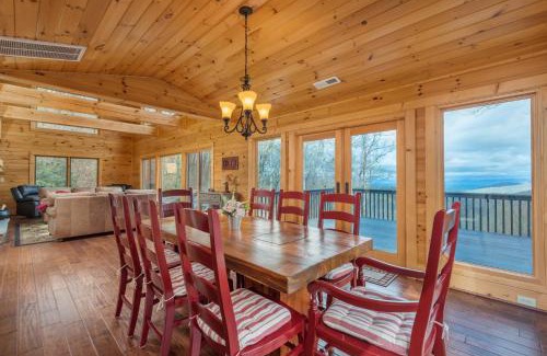 Weaverville House | Blue Ridge Bliss Gorgeous home with hot tub & stunning views