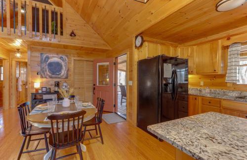 McCaysville House | Blue Ridge Cabin Hot Tub, Fire Pit and Grill!