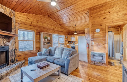 Blue Ridge Cabin | Blue Ridge Cabin-Hot Tub, Fire Pit with Free Firewood