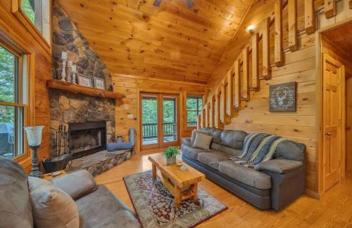 Blue Ridge House | Blue Ridge Cabin in the Woods With Hot Tub