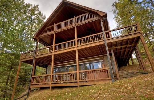 Mineral Bluff Cabin | BLUE RIDGE CABIN with VIEWS, fireplace, hot tub, pool table, and foosball.