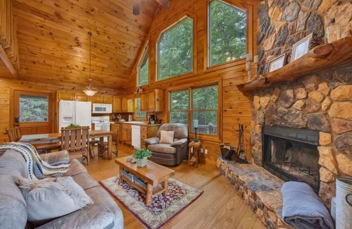 Blue Ridge House | Blue Ridge Hideaway | Hot Tub + Forest Views