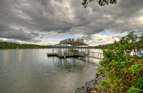 Blue Ridge House | Blue Ridge Lake Retreat - Lakefront Luxury Home - Private Dock, Hot Tub, Sundeck, Private Boat Launch, Near Downtown - Blue Ridg