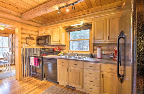 Ridges Over the Lake Cabin | Blue Ridge Log Cabin w/Hot Tub & Game Room!