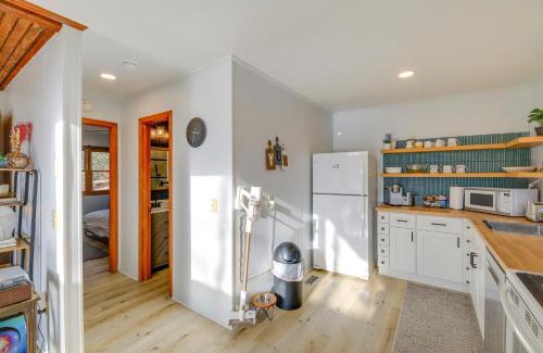Deep Gap House | Blue Ridge Mountains Cabin with Community Pool!
