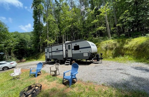 Hiawassee House | Blue Ridge Mountain Cozy Camper