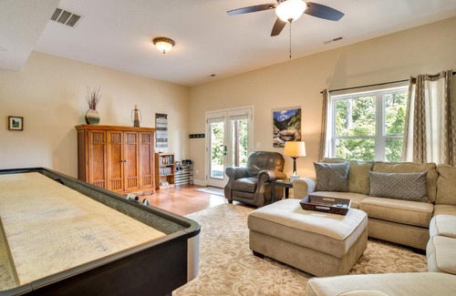 Fletcher House | Blue Ridge Mountain Home with Sunroom Pets Welcome