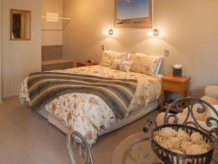 Te Anau Bed & Breakfast | Blue Ridge Studios and Bed & Breakfast
