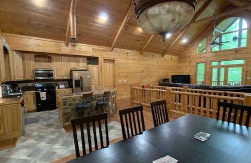 Morganton Cabin | Blue Ridge Treetop Mtn Luxury Lodge & Gameroom