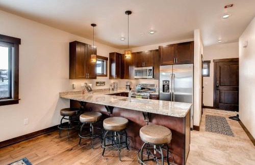Willow Grove Apartment | Blue River Condo Unit 203