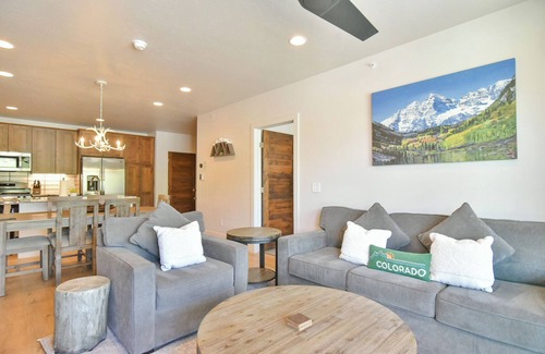 Silverthorne Condo | Blue River Flats Lookout: High-End Finishes w/Mountain Views