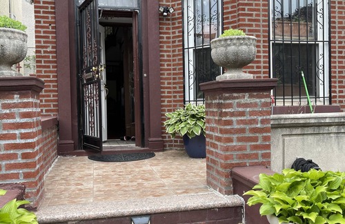 Ditmas Park House | Blue room