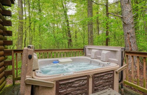Logan House | Blue Rose Cabins - Cupids Cabin