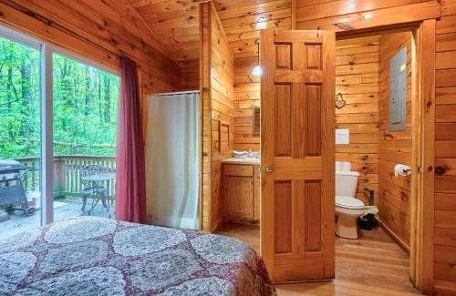 Logan House | Blue Rose Cabins - Cupids Cabin