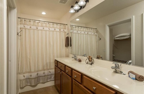 Starlight Trail House | Blue's Retreat 3 Bedroom by Casago