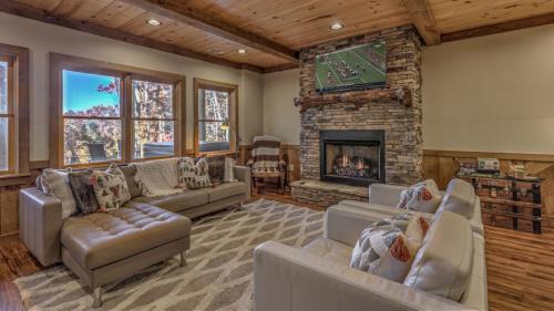 Cherry Log House | Blue's Ridge