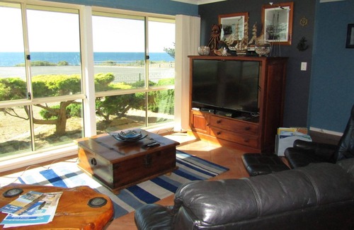 Melville House | Blue Sea Dragon... esplanade-opposite Jetty, close to all...