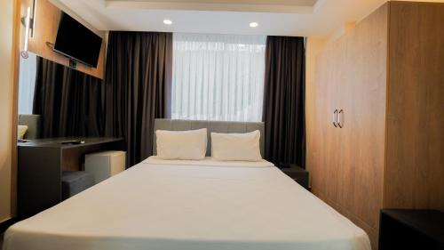 Side Hotel | Blue Serenity Hotel
