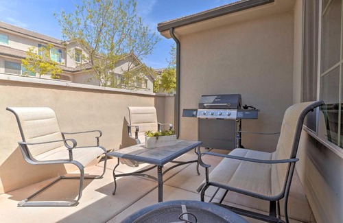 Sienna Hills House | Blue Sky Get-a-Way Townhome with Patio, Grill