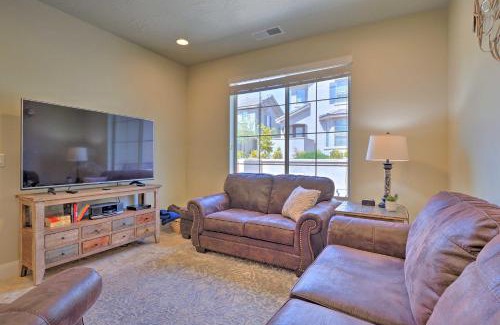 Sienna Hills House | Blue Sky Get-a-Way Townhome with Patio, Grill