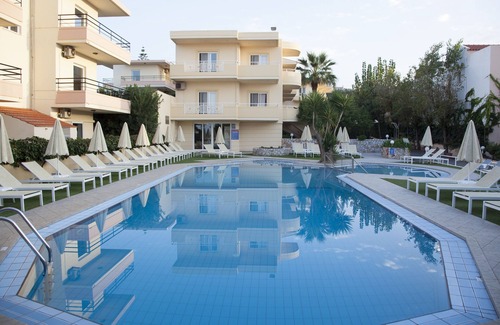 Agia Marina Hotel | Blue Sky Hotel Studio with sea view & pool