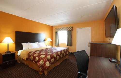 South Glens Falls Hotel | BLUE SKY INN Glens Falls-Saratoga-Lake George
